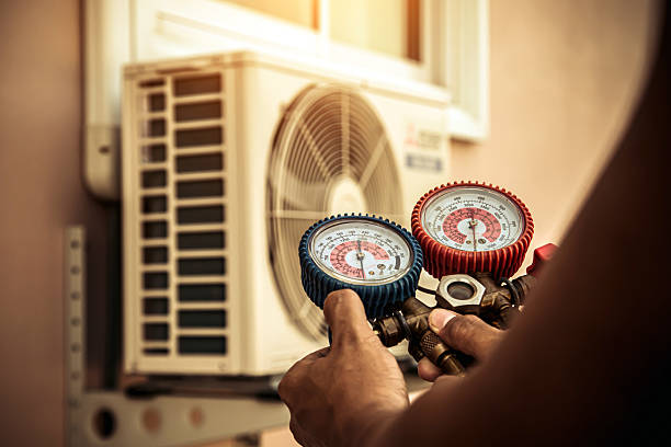 Professional Hvac technician working in Clinton, NC
